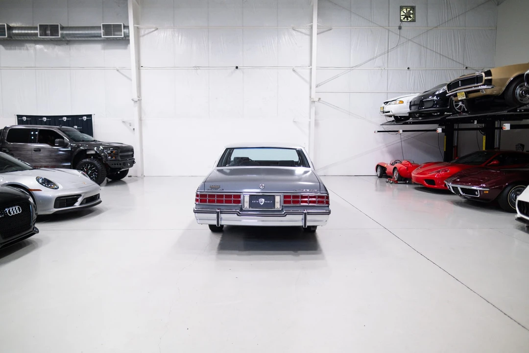 1985 Pontiac Parisienne - Image 17 of 31