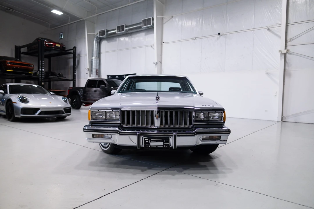 1985 Pontiac Parisienne - Image 10 of 31