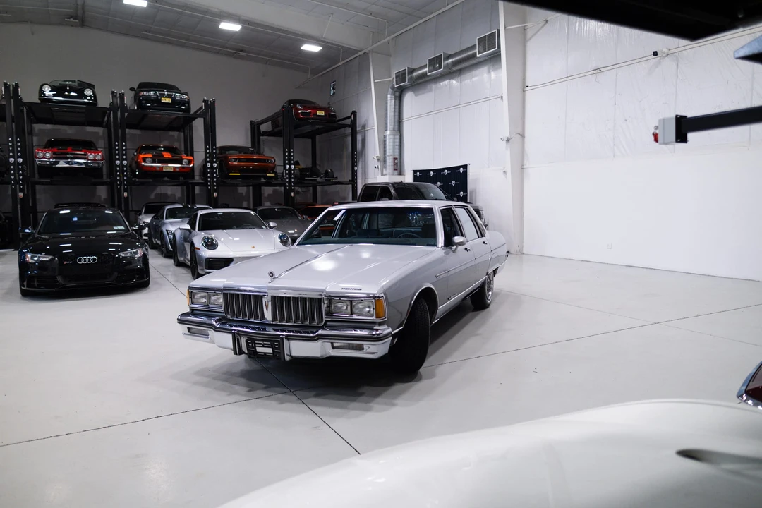 1985 Pontiac Parisienne - Image 11 of 31