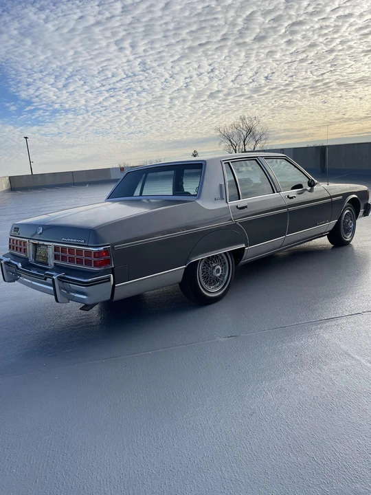 1985 Pontiac Parisienne - Image 11 of 31
