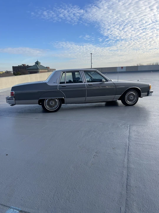 1985 Pontiac Parisienne - Image 10 of 31