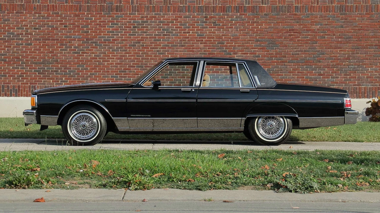 1985 Pontiac Parisienne - Image 8 of 26