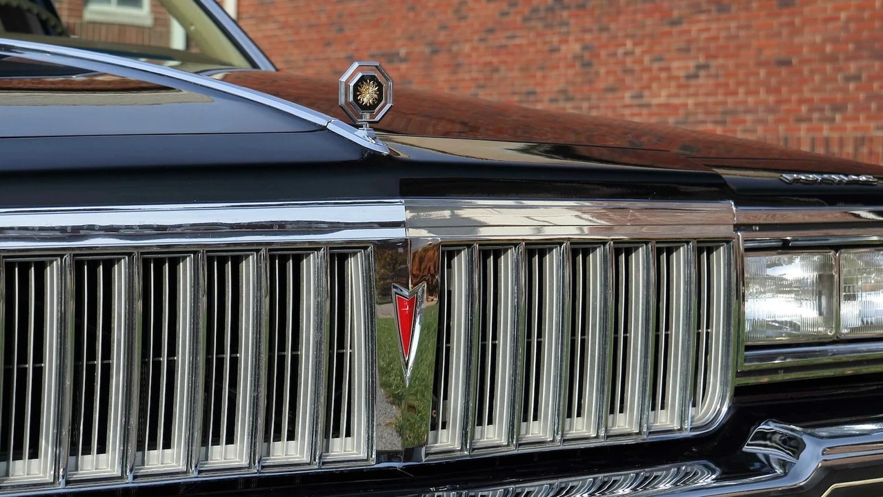 1985 Pontiac Parisienne - Image 9 of 26