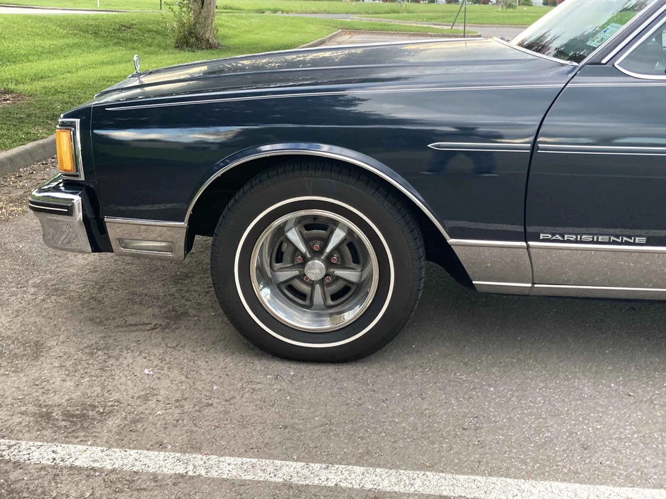 1985 Pontiac Parisienne - Image 14 of 31