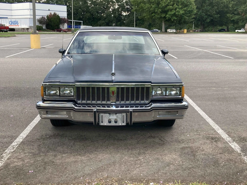 1985 Pontiac Parisienne - Image 2 of 31