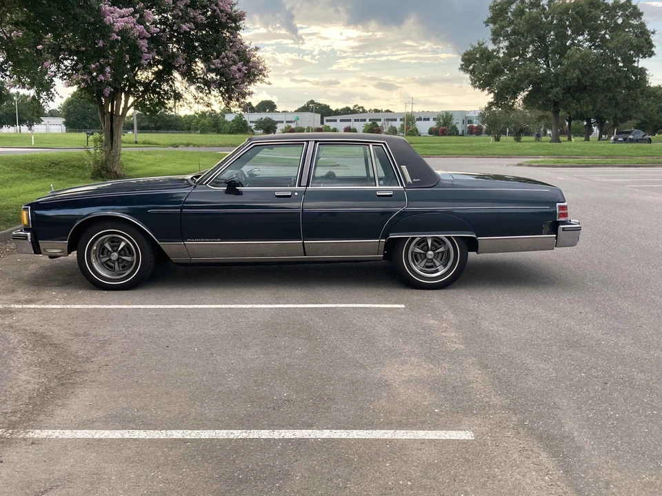 1985 Pontiac Parisienne - Image 4 of 31
