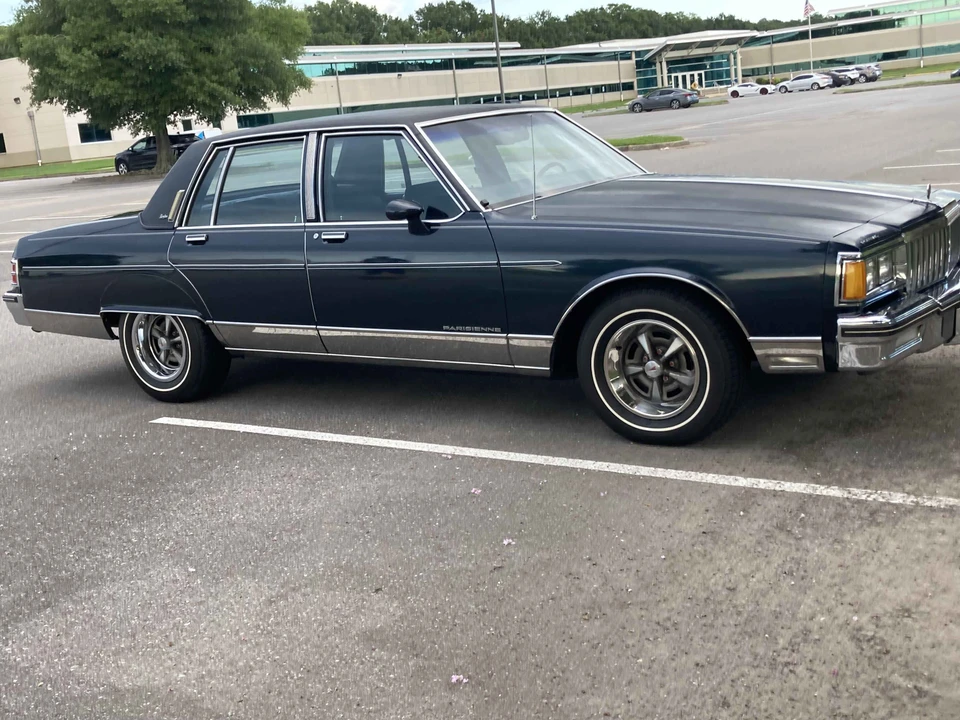1985 Pontiac Parisienne - Image 10 of 31