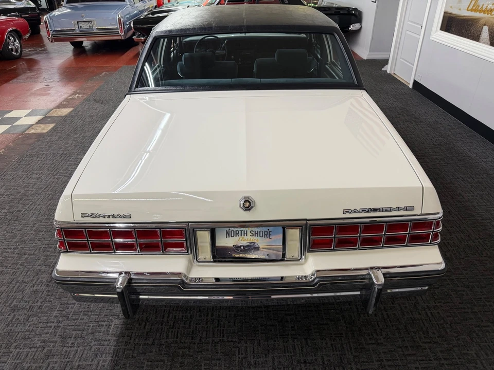 1985 Pontiac Parisienne - Image 13 of 31