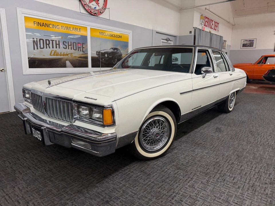 1985 Pontiac Parisienne - Image 2 of 31