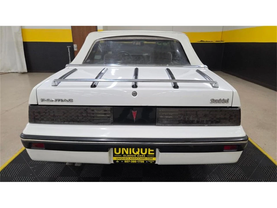 1985 Pontiac Sunbird - Image 21 of 31