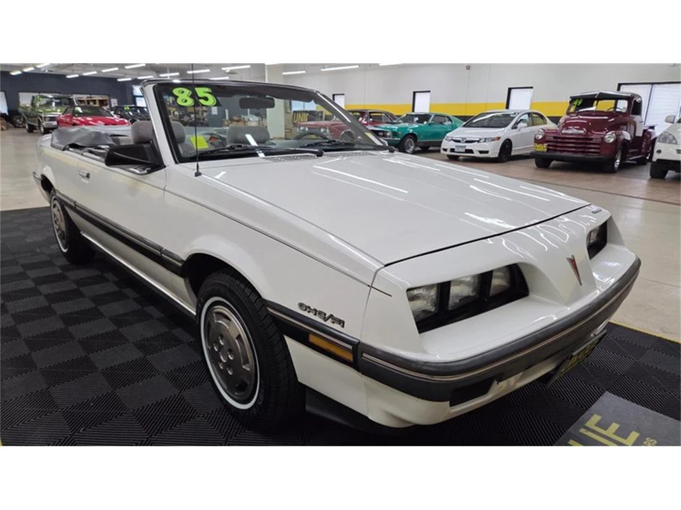 1985 Pontiac Sunbird - Image 3 of 31