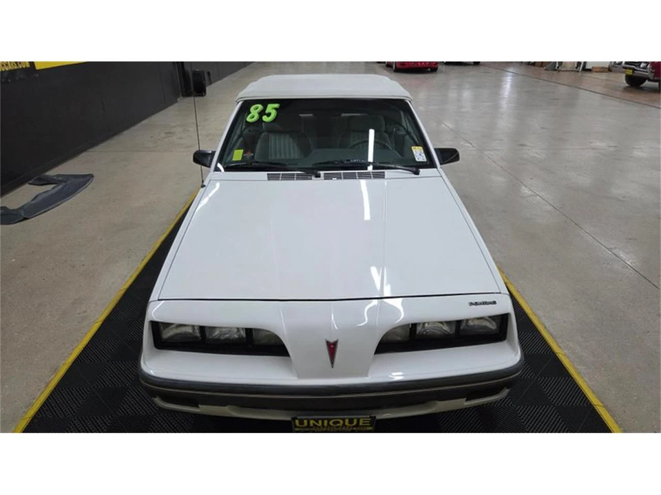 1985 Pontiac Sunbird - Image 18 of 31