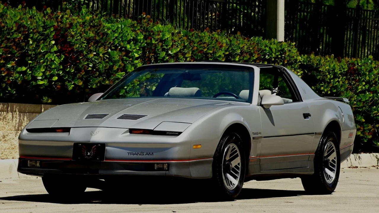 1985 Pontiac Firebird Trans Am 3rd Gen - Image 16 of 21
