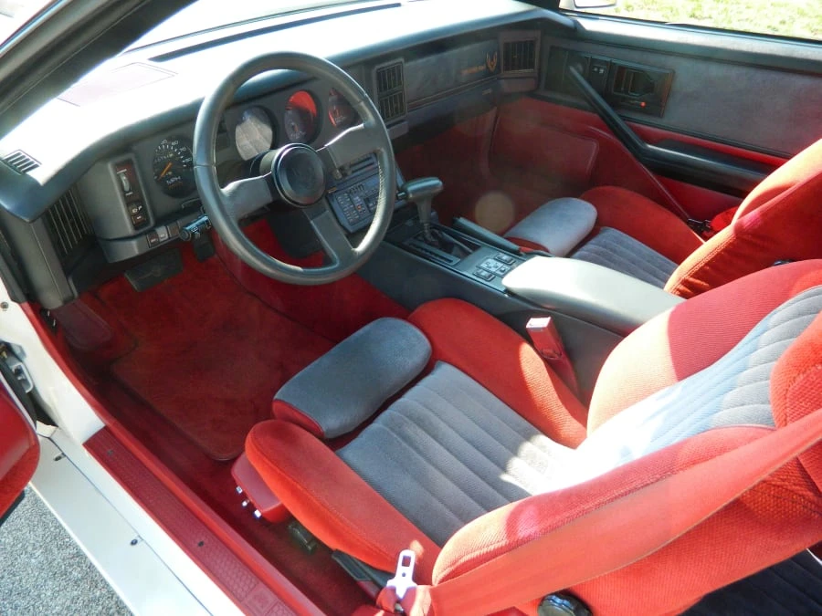 1985 Pontiac Firebird Trans Am 3rd Gen - Image 4 of 8