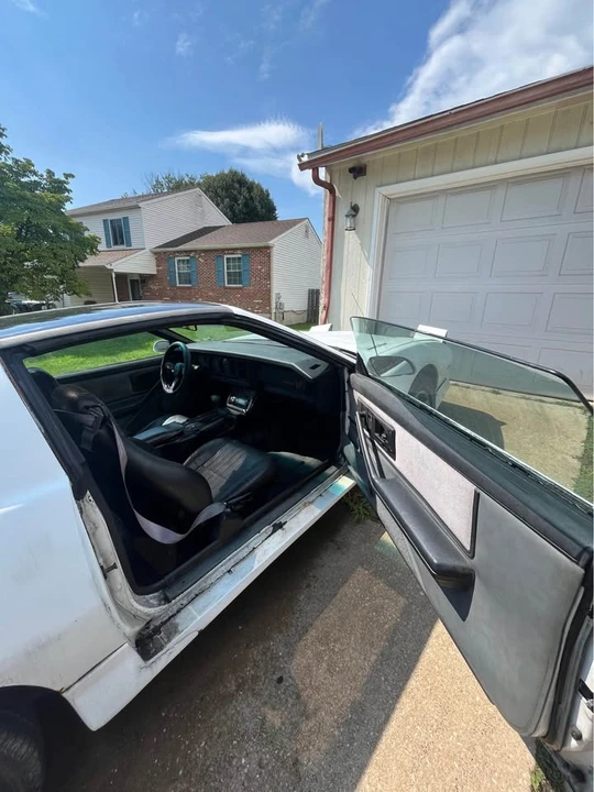 1985 Pontiac Firebird Trans Am 3rd Gen - Image 4 of 8