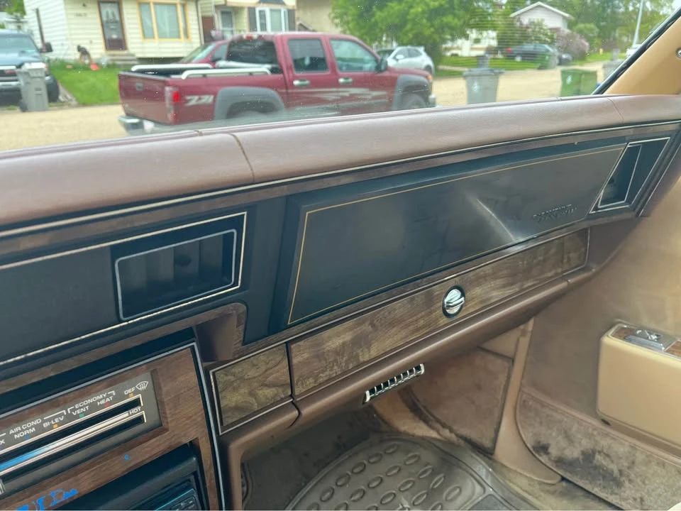 1985 Pontiac Parisienne - Image 8 of 12
