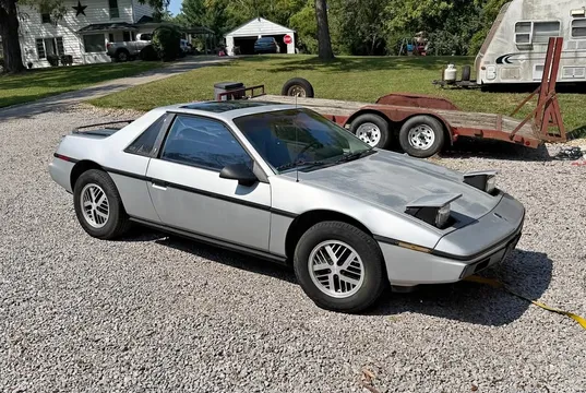 1985 Pontiac Fiero SE