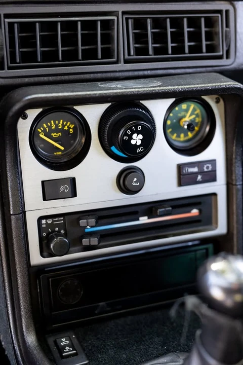 1985 Porsche 944 - Image 11 of 20