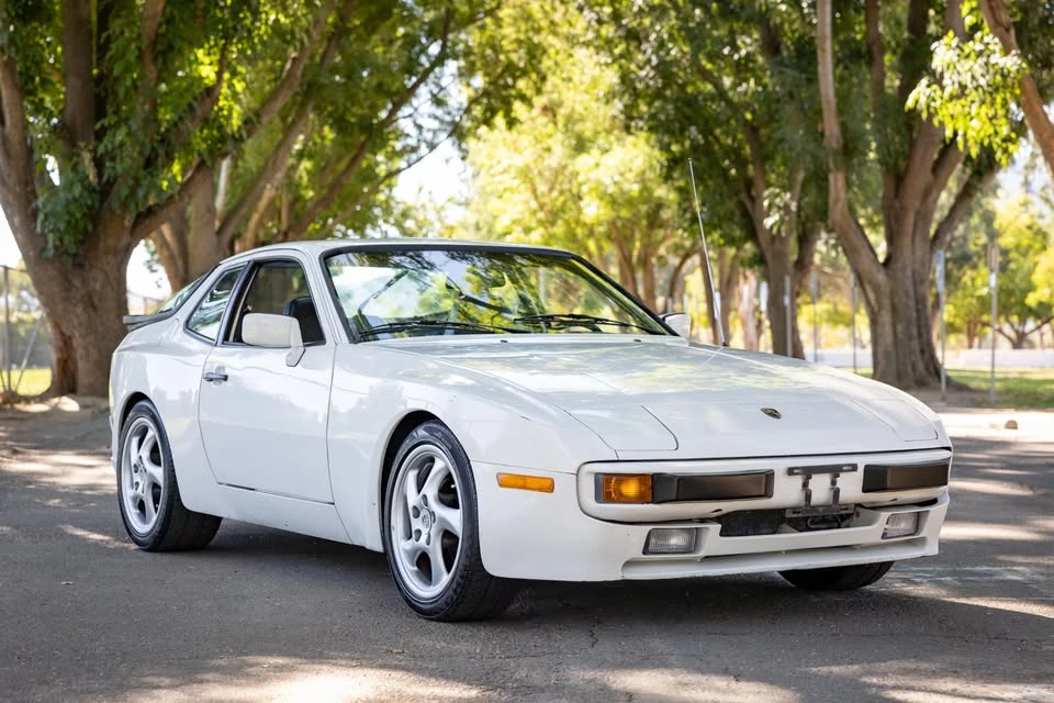 1985 Porsche 944 - Image 2 of 20