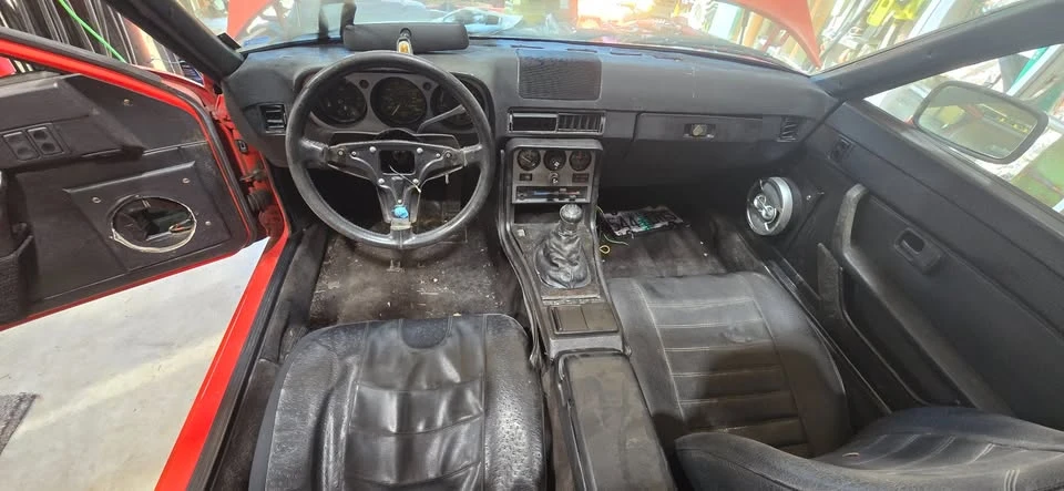1985 Porsche 944 - Image 8 of 11