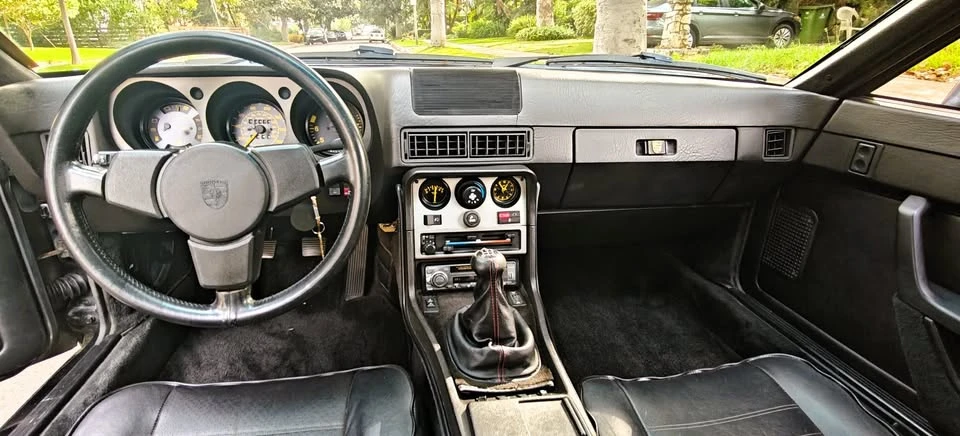 1985 Porsche 944 - Image 13 of 17