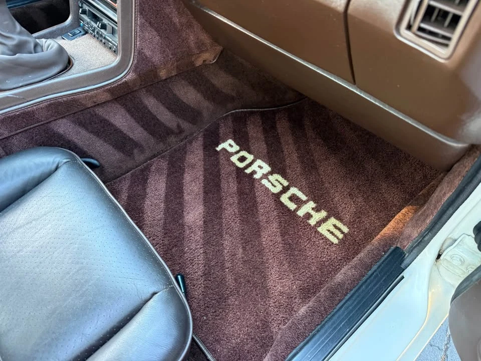 1985 Porsche 944 - Image 13 of 19