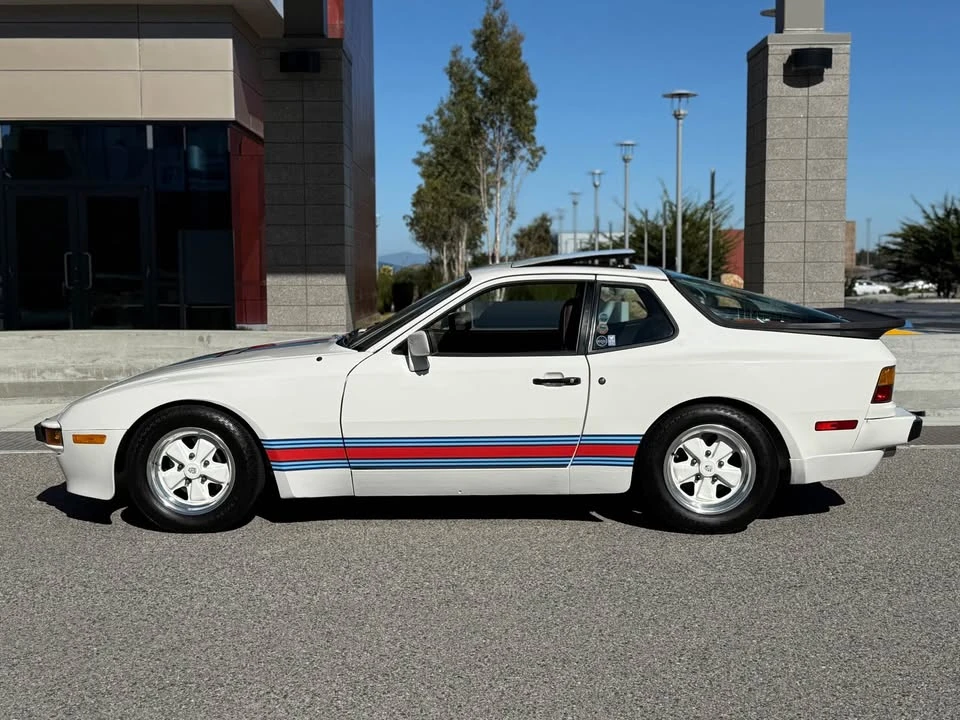 1985 Porsche 944 - Image 8 of 19