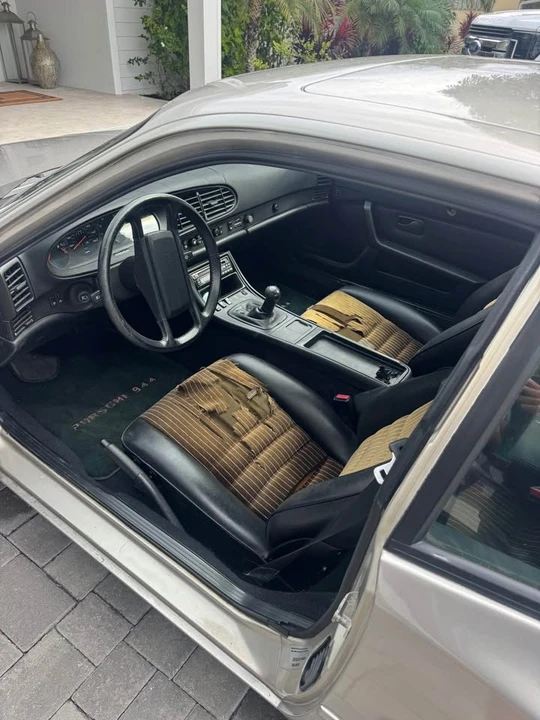 1985 Porsche 944 - Image 6 of 7