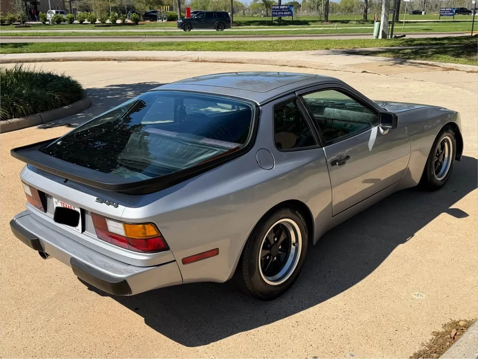 1985 Porsche 944 - Image 3 of 19