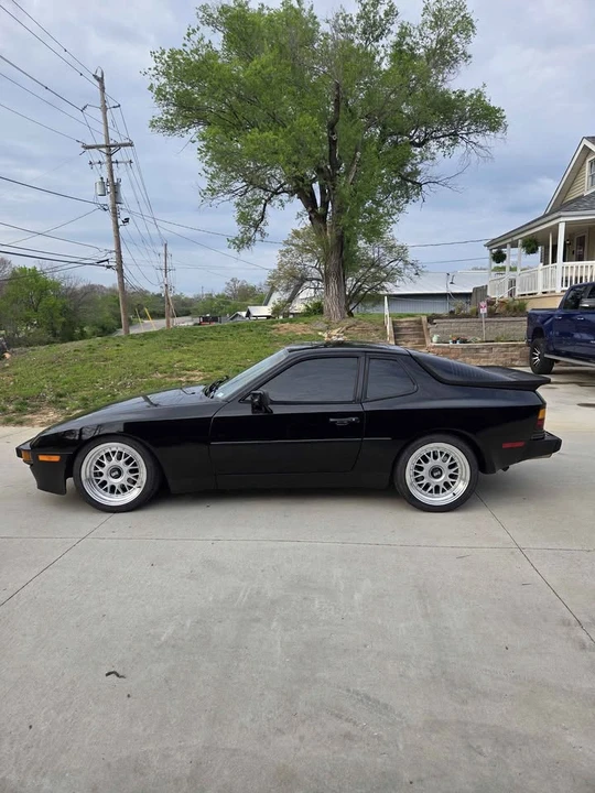 1985 Porsche 944 - Image 2 of 9