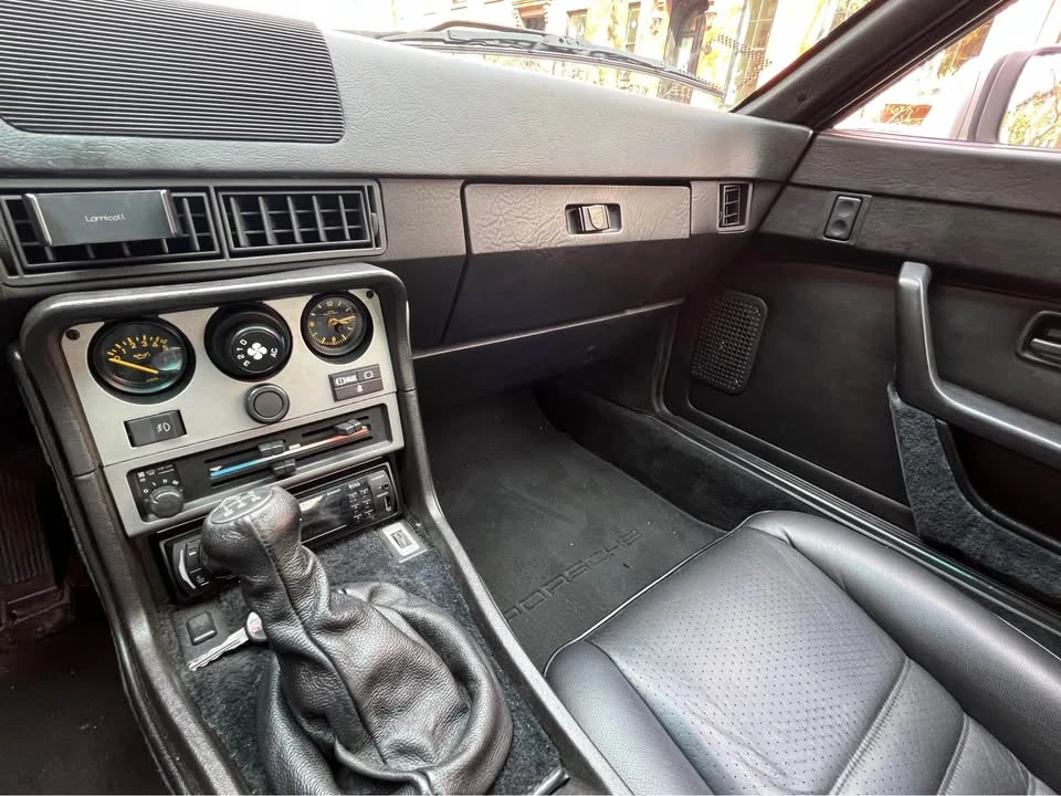 1985 Porsche 944 - Image 8 of 11