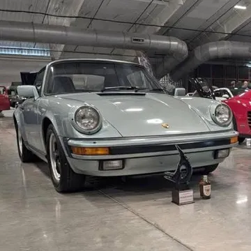 1985 Porsche 911 Cabriolet