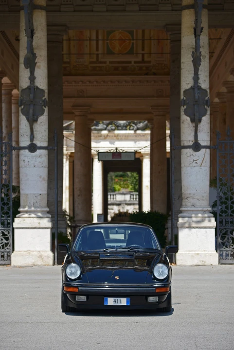 1985 Porsche 911 Carrera 3.2 - Image 4 of 17