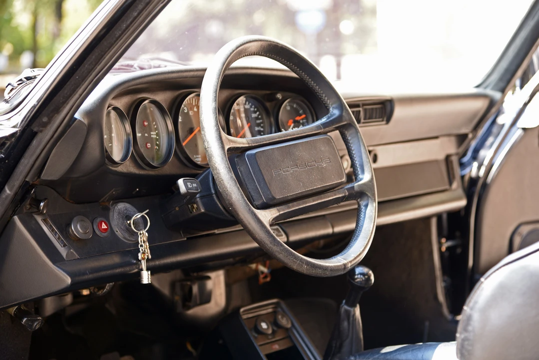 1985 Porsche 911 Carrera 3.2 - Image 10 of 17