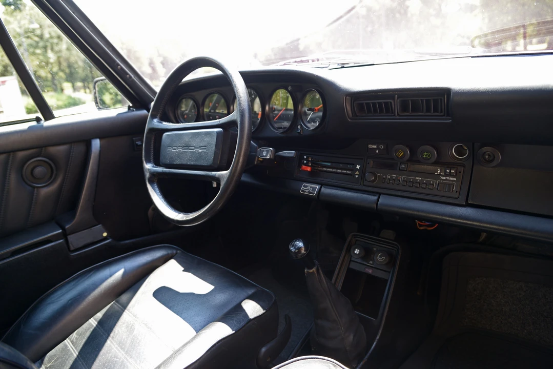 1985 Porsche 911 Carrera 3.2 - Image 9 of 17