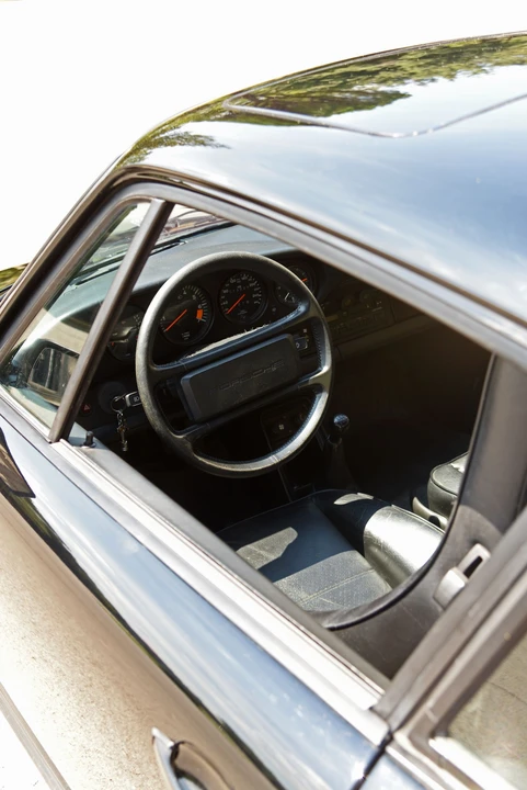 1985 Porsche 911 Carrera 3.2 - Image 7 of 17