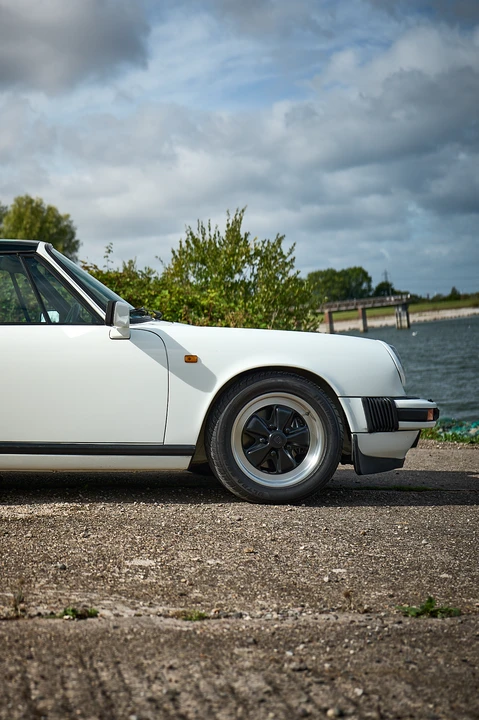 1985 Porsche 911 Carrera 3.2 - Image 26 of 31