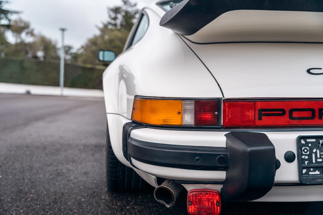 1985 Porsche 911 Carrera 3.2 - Image 25 of 31