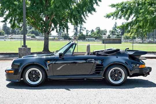 1985 Porsche 911 Carrera Cabriolet 2D
