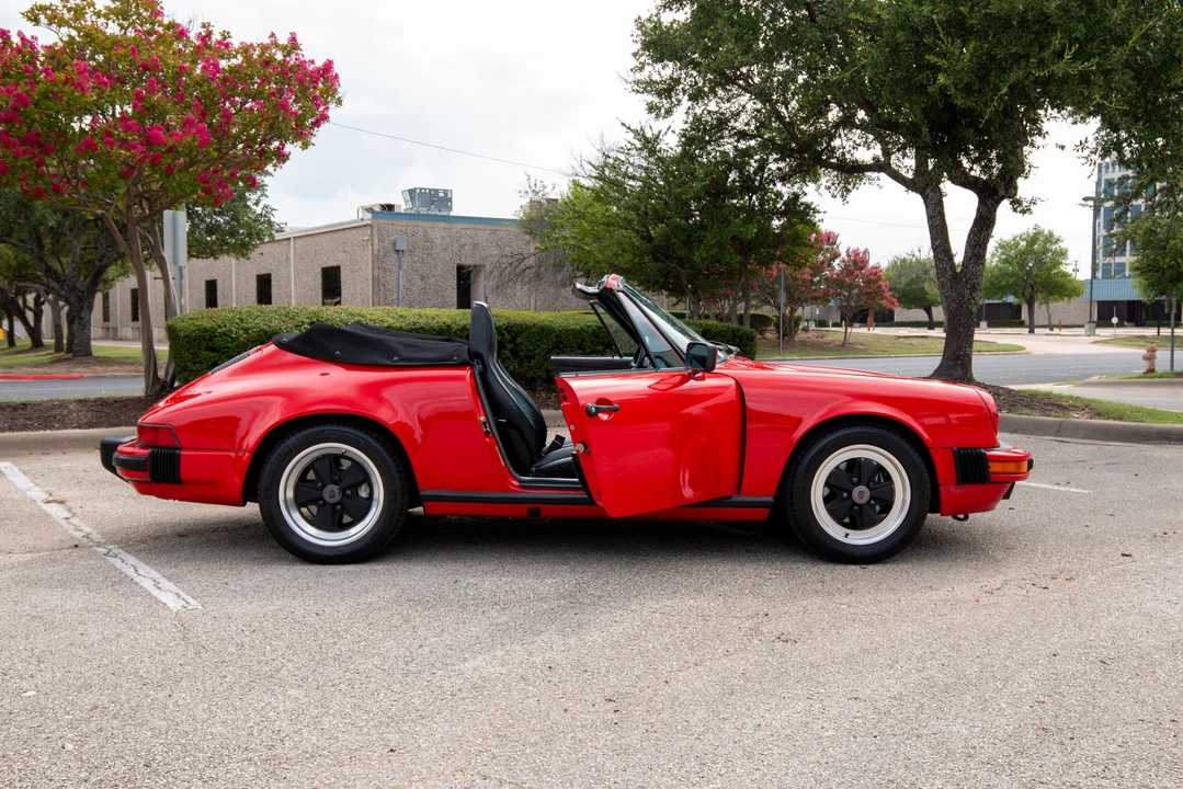 1985 Porsche 911 Carrera 3.2 - Image 9 of 31