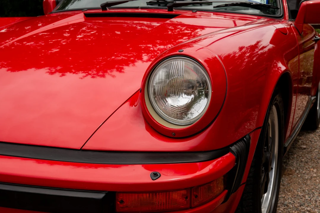 1985 Porsche 911 Carrera 3.2 - Image 24 of 31