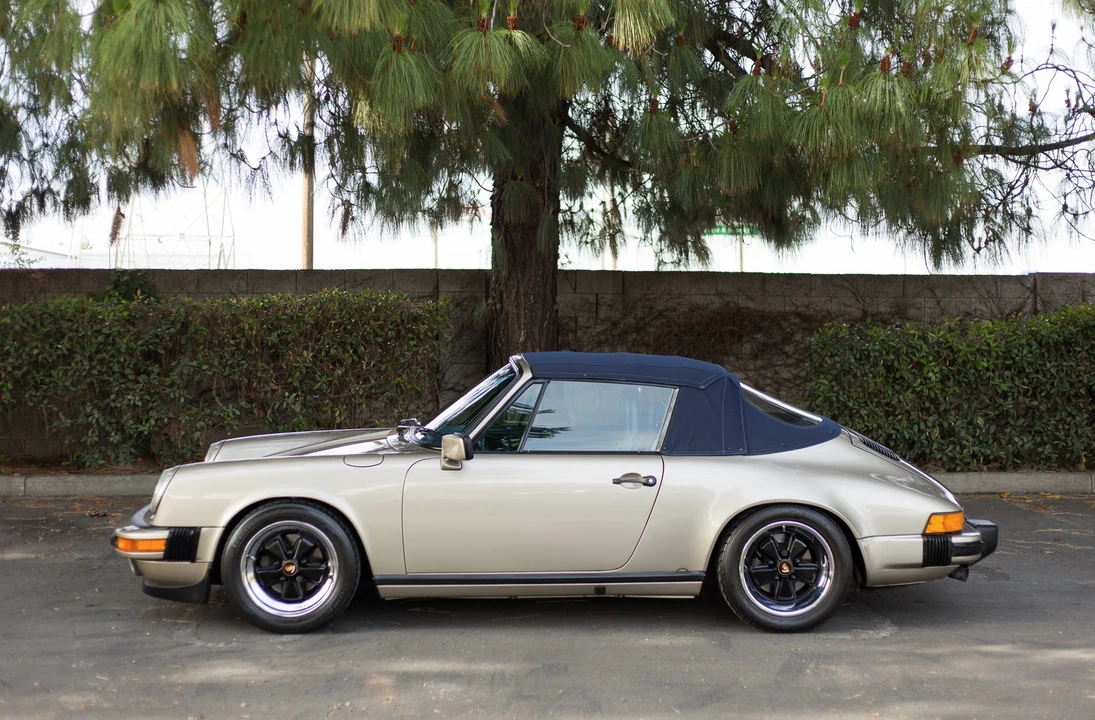 1985 Porsche 911 Carrera 3.2 - Image 2 of 31