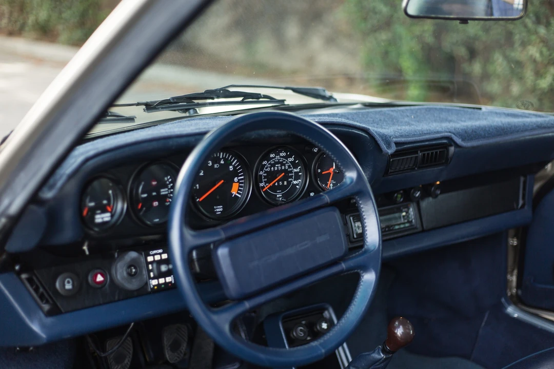 1985 Porsche 911 Carrera 3.2 - Image 16 of 31