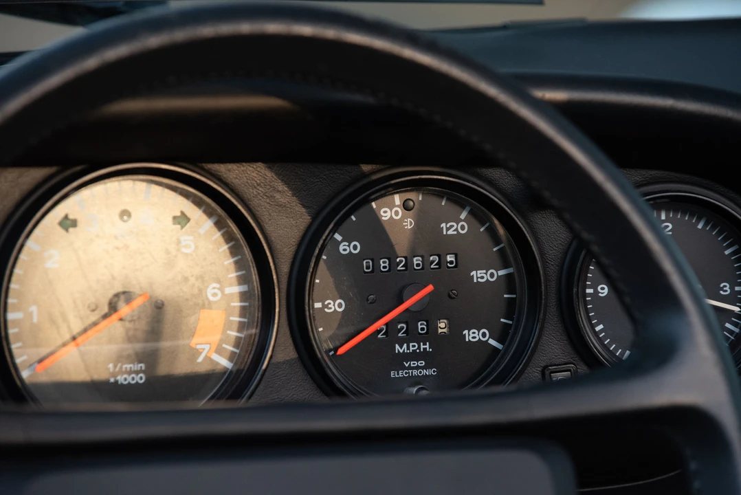 1985 Porsche 911 Carrera 3.2 - Image 22 of 31
