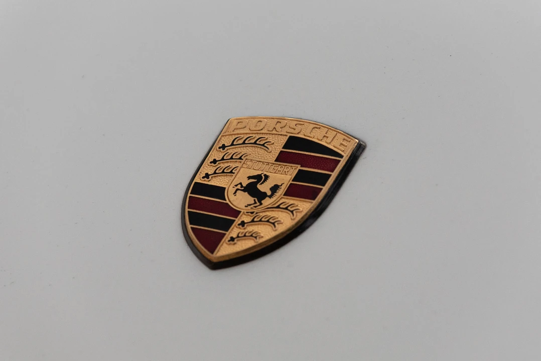 1985 Porsche 911 Carrera 3.2 - Image 28 of 31