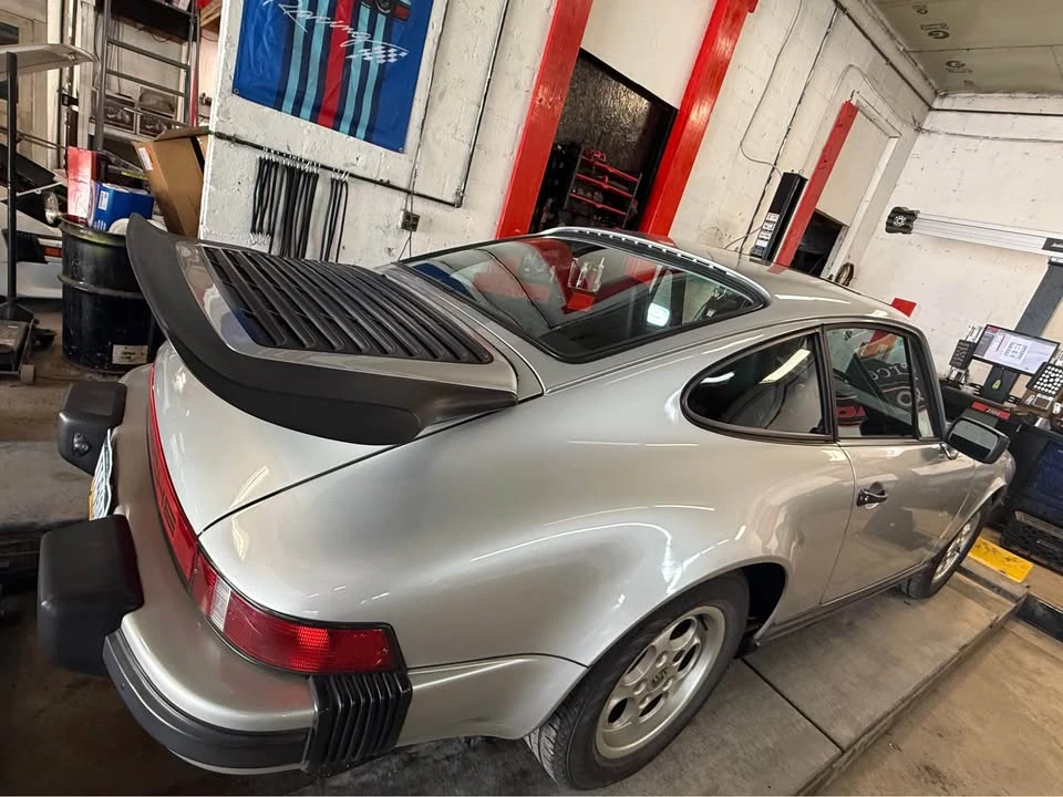 1985 Porsche 911 Carrera 3.2 - Image 11 of 16