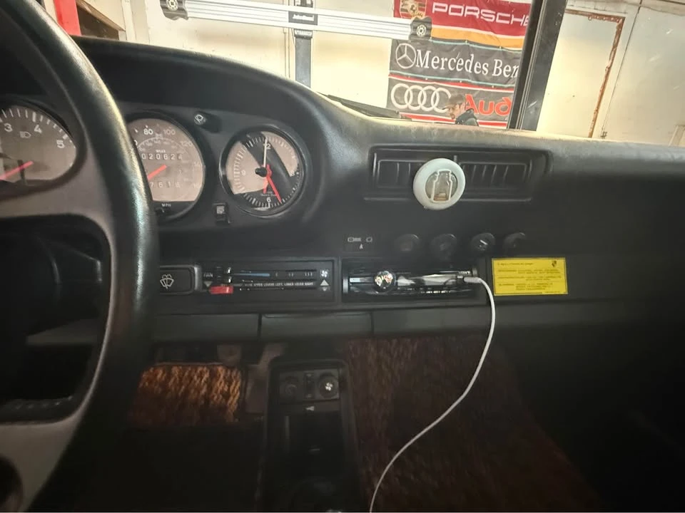 1985 Porsche 911 Carrera 3.2 - Image 6 of 16