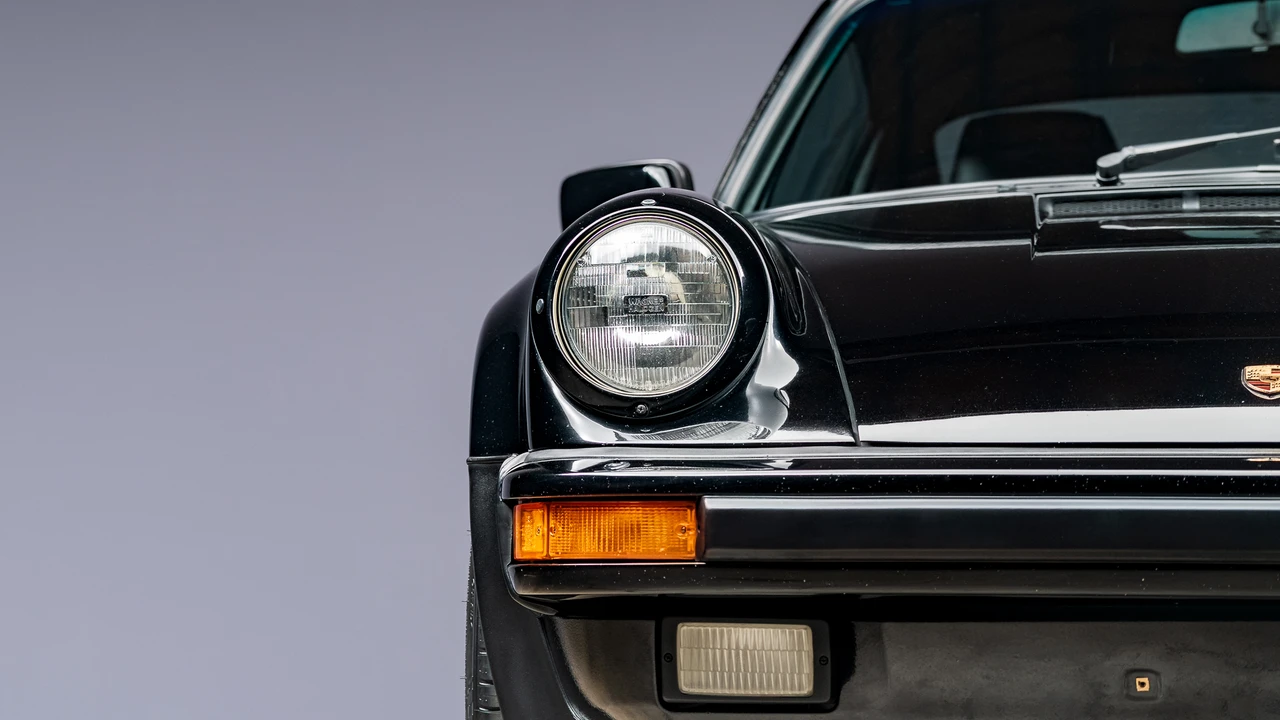 1985 Porsche 911 Carrera 3.2 - Image 27 of 31