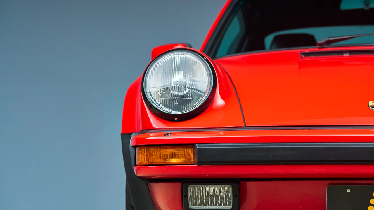 1985 Porsche 911 Carrera 3.2 - Image 28 of 31