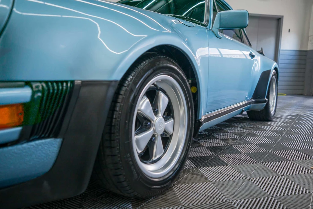 1985 Porsche 911 Carrera 3.2 - Image 16 of 31